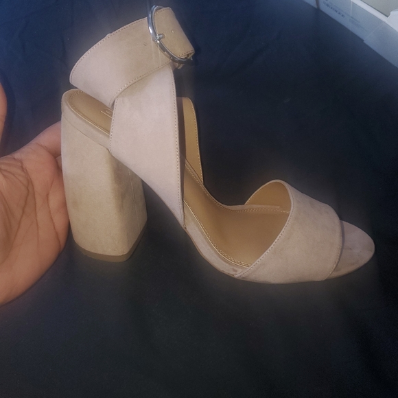 Shoes - Picture 5 of 5